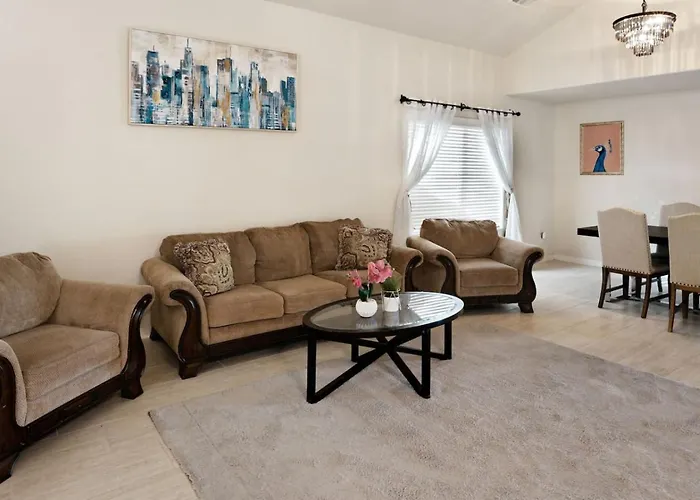 Holiday home 3br Private Pool Open Living *