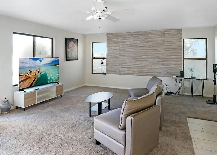 Holiday home 3br Private Pool Open Living *
